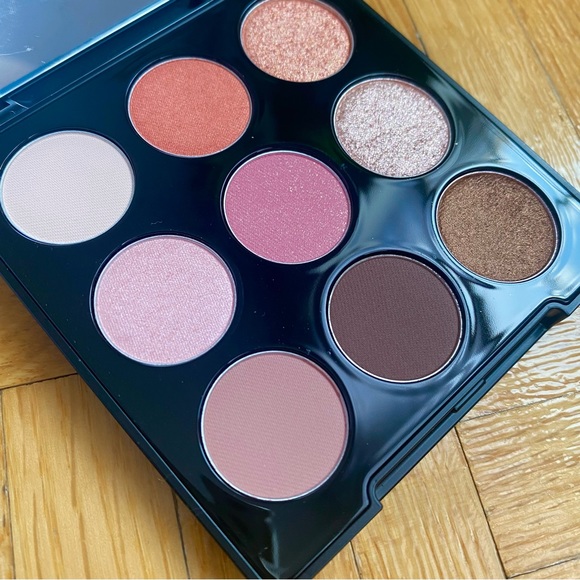 Avon x The Face Shop Mono Pop Eyeshadow Palette - Picture 2 of 4